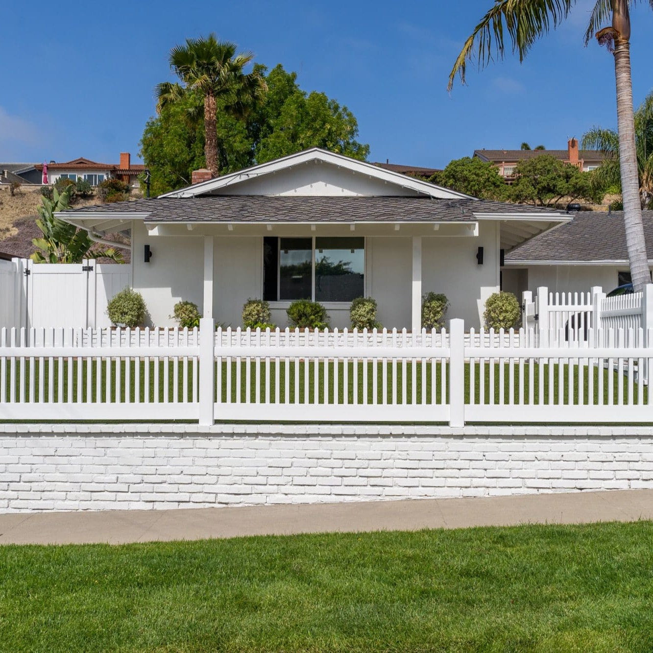 Chestnut Haven Series - Fence Panel - 4' x 8' - ActiveYards - White