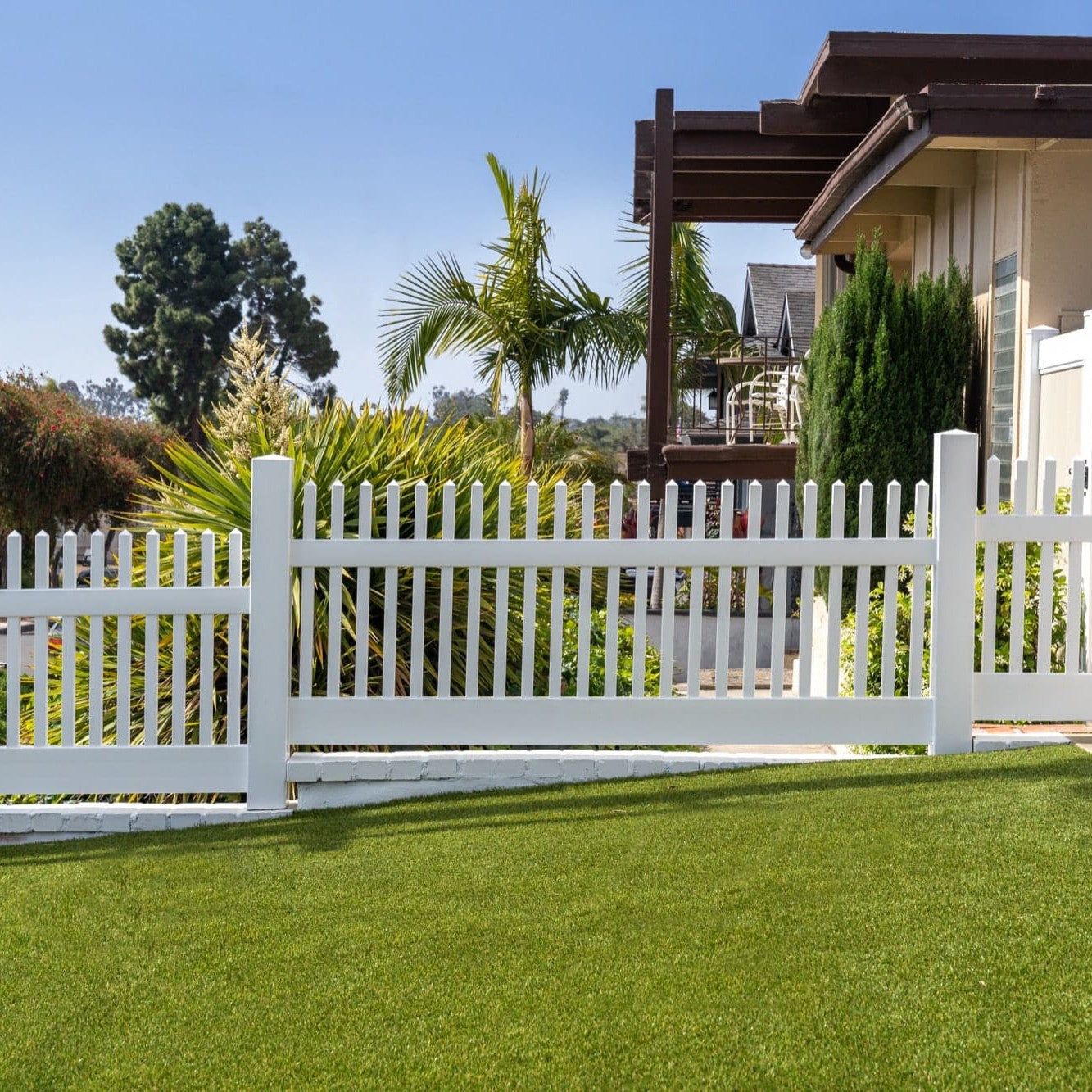 Chestnut Haven Series - Fence Panel - 4' x 8' - ActiveYards - White